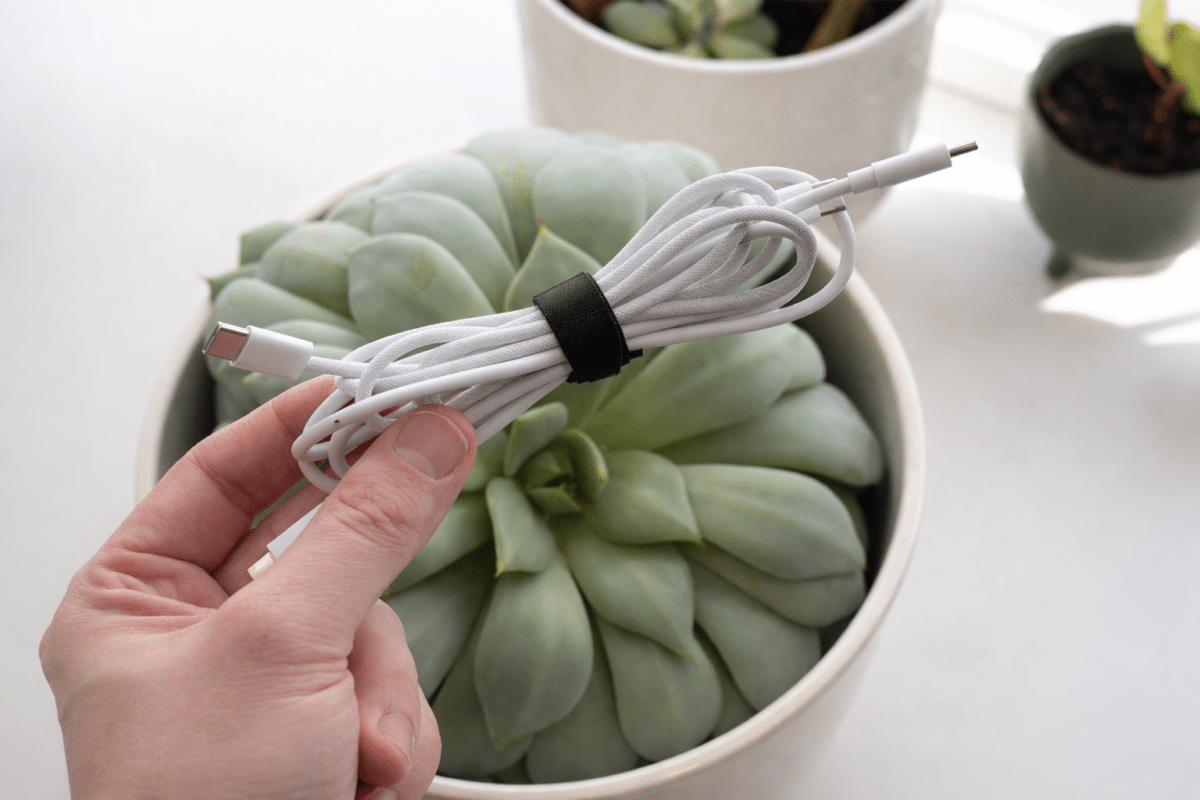 Краят на евтините USB-C кабели: Какво научих, след като преминах към USB4