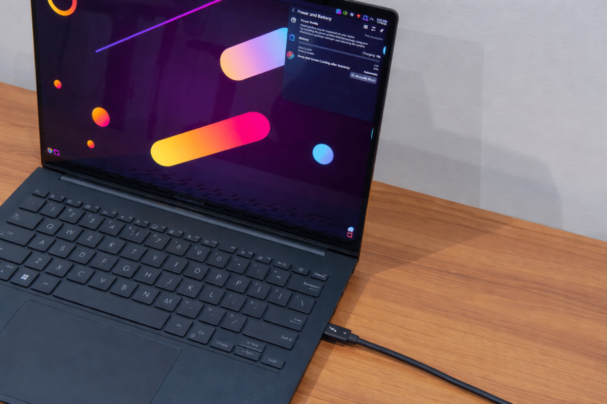 Краят на евтините USB-C кабели: Какво научих, след като преминах към USB4