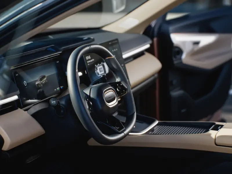 200 км на ток, plug-in хибрид и 20 000 евро по-евтин: Lynk & Co 08 поставя немците в неудобна позиция