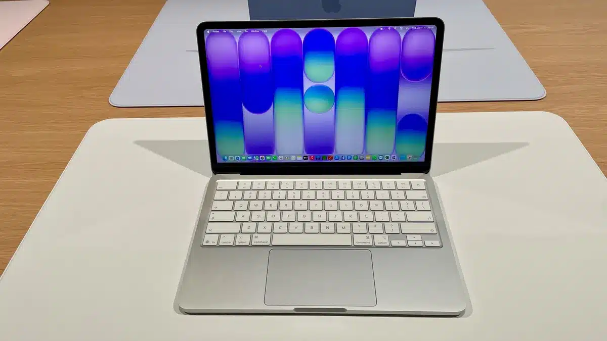 „Един от най-добрите продукти на Apple“: Първите ревюта на MacBook Neo са тук