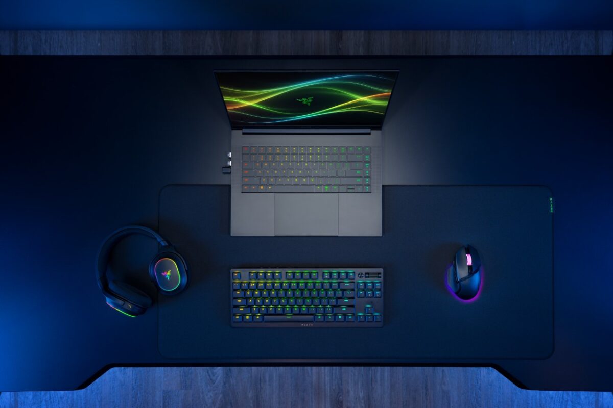 Новият геймърски звяр на Razer е оборудван с процесор Intel Core Ultra 9 386H, видеокарти GeForce RTX 50 и бърза RAM памет