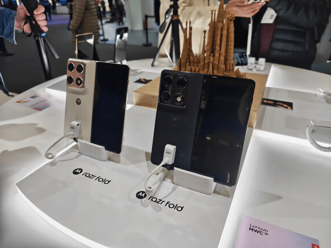 Motorola показа сгъваемия смартфон Razr Fold и сподели някои подробности за него
