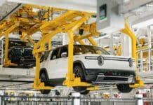 Rivian стартира производството на електрическия SUV модел R2 – първият модел вече слезе от поточната линия