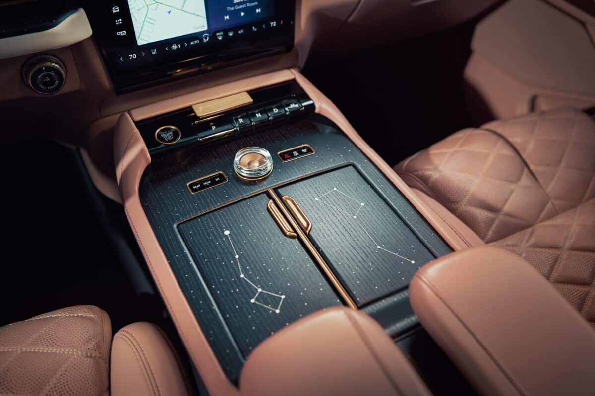 Серена Уилямс получи розов Lincoln Navigator