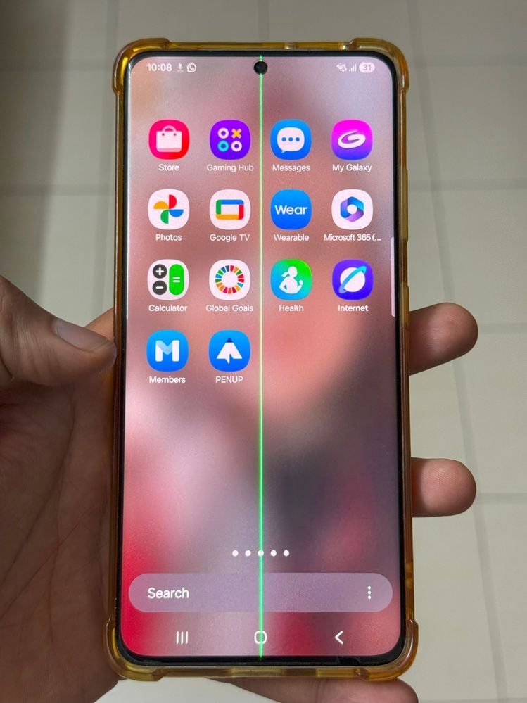 Дежавю: Първи бройки Galaxy S26 Ultra проявиха дефекта със зелената линия