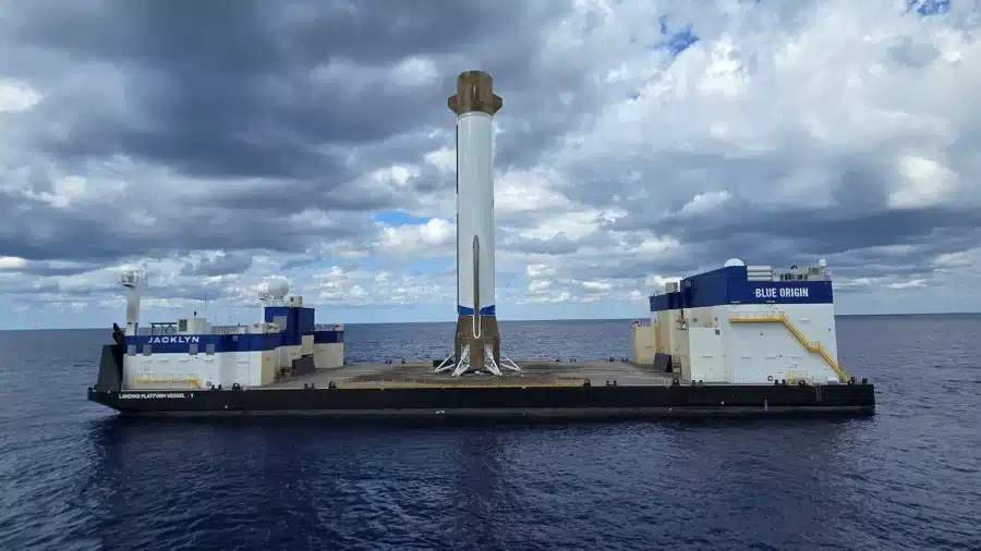 Частичен успех за Blue Origin: Ракетата New Glenn полетя повторно, но аномалия във втората степен провали мисията (видео)