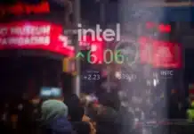 Акциите на Intel се продават като топъл хляб: за 9 дни пазарната ѝ капитализация скочи със 100 млрд. долара
