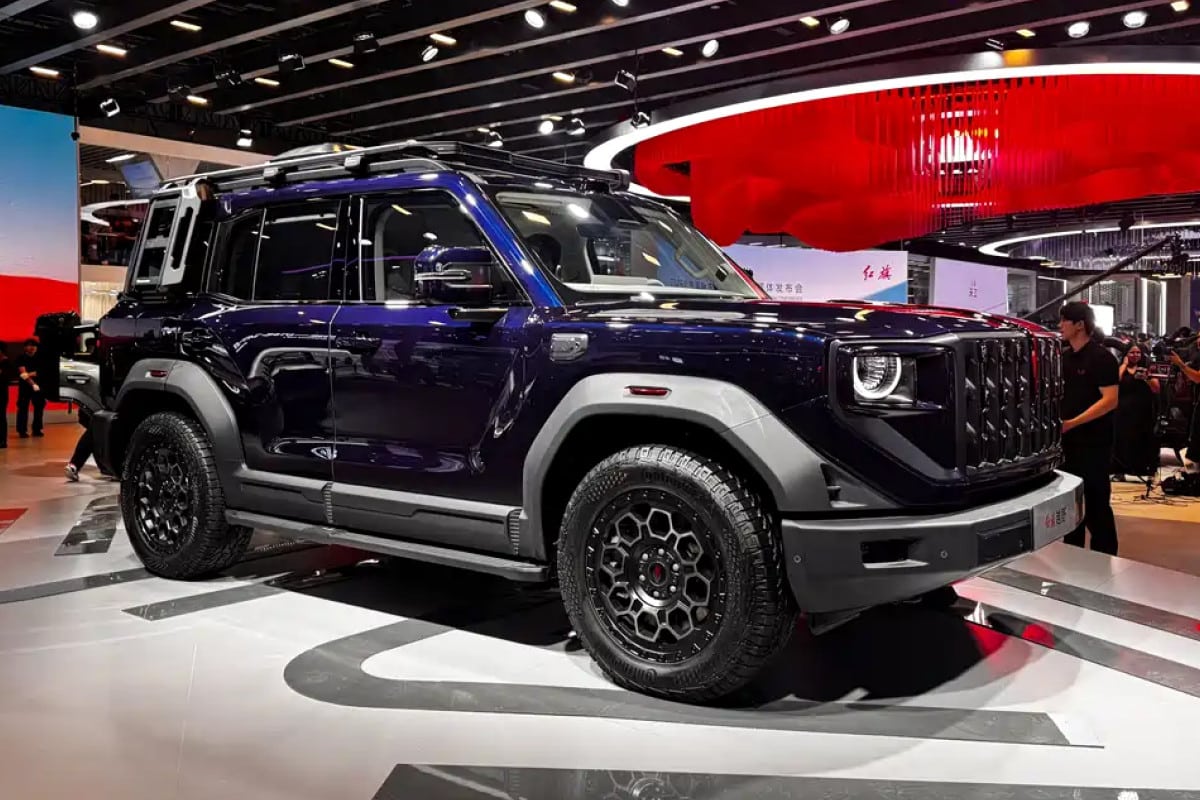Hongqi представи нов рамков SUV и обновения седан H9