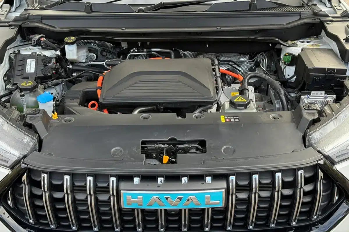 SUV, който изглежда по-скъп, отколкото е: HAVAL Jolion PRO HEV