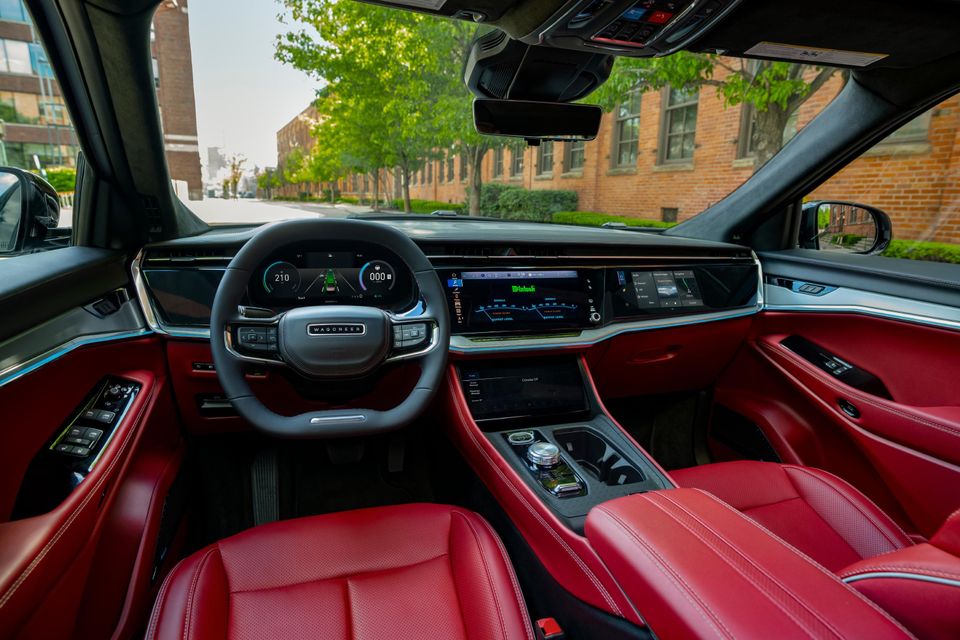 Производството на Jeep Wagoneer S беше замразено до 2027 г.