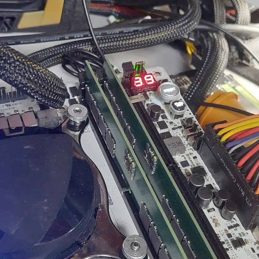 ASRock представи новата HUDIMM памет за бюджетните компютри