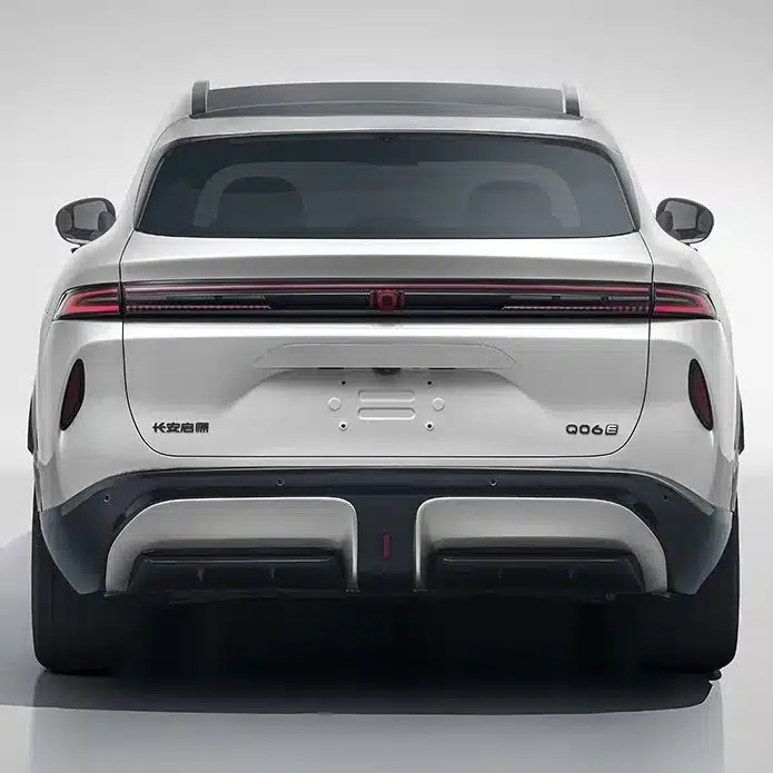Changan Nevo Q06 излиза на арената и ще играе по две правила едновременно