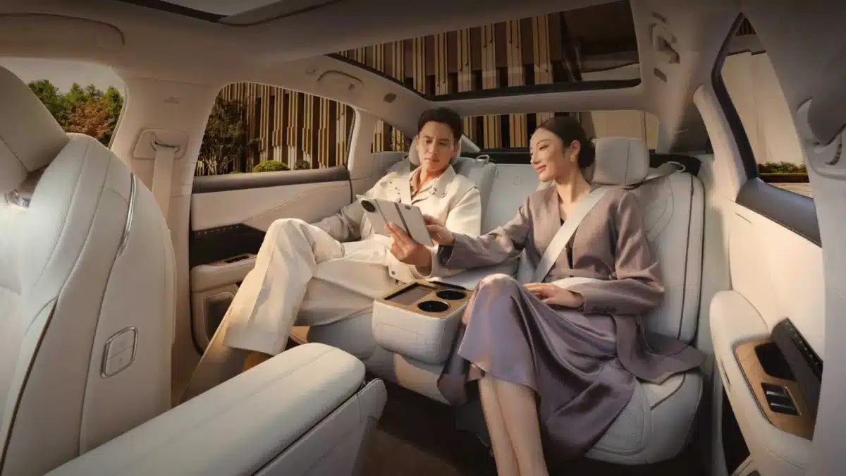 Toyota bZ7 е по-голяма от Model S и по-евтина от Model 3