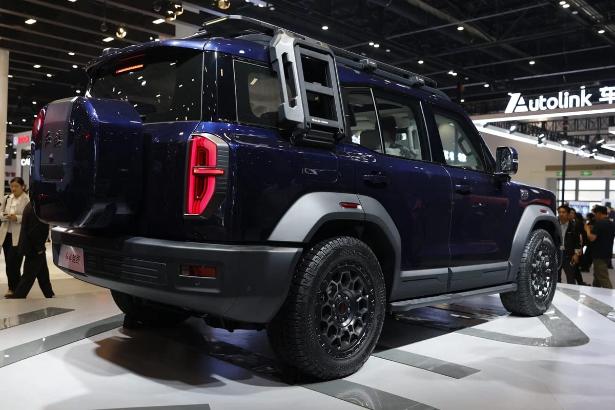 Hongqi представи нов рамков SUV и обновения седан H9