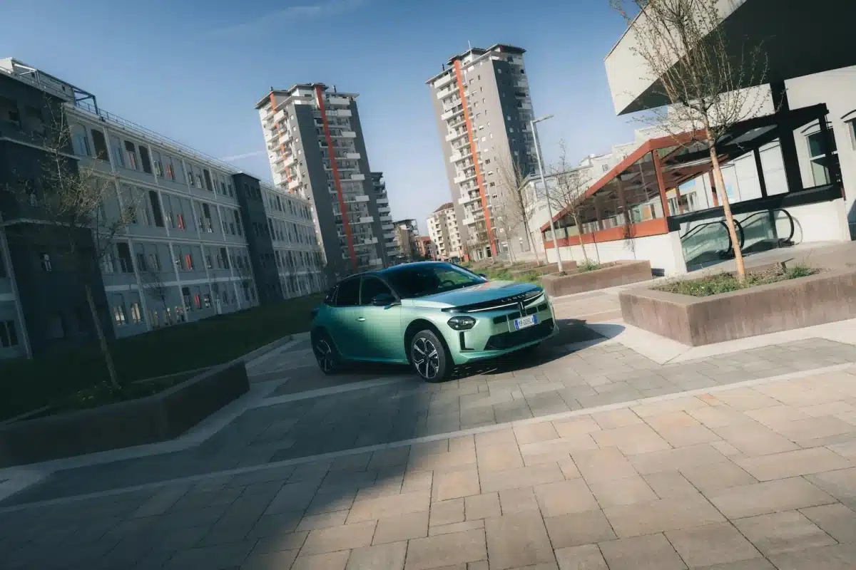 Lancia връща механиката и турбото в новия Ypsilon