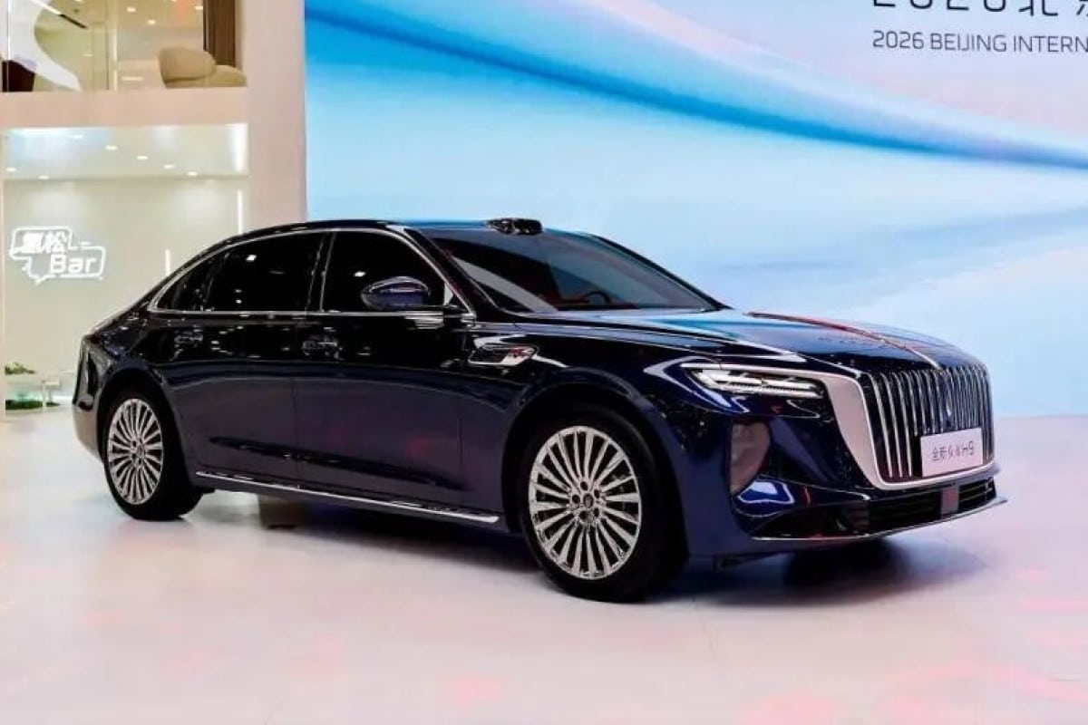 Hongqi представи нов рамков SUV и обновения седан H9