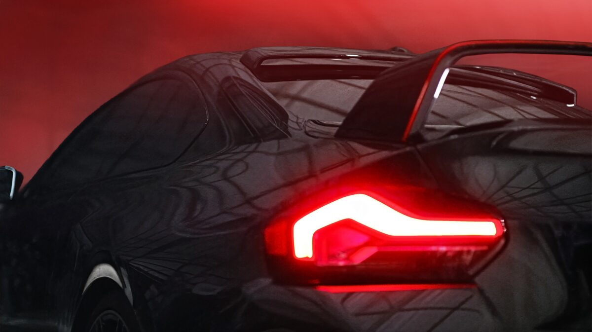 BMW събра M2 и редки мотоциклети в една серия