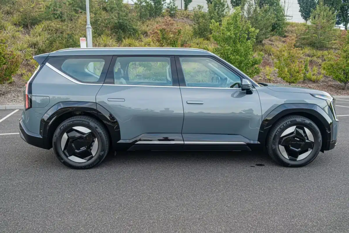 Kia EV9 Earth показа истински характер и не крие слабостите си
