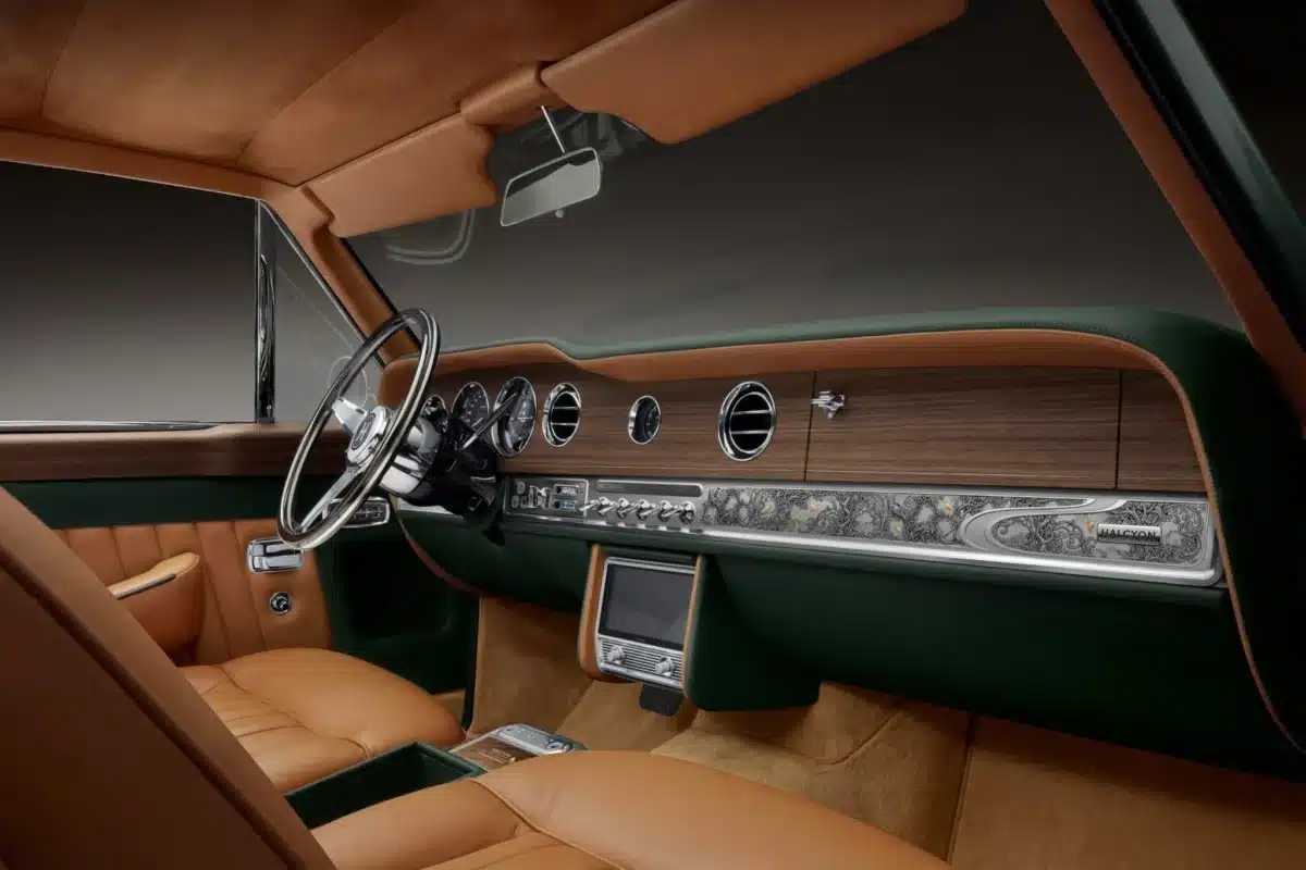 Halcyon връща Corniche, който сега е по-скъп от нов Rolls-Royce