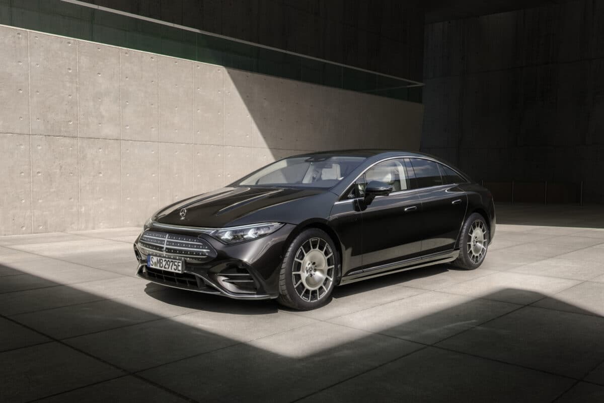 Mercedes представи новия EQS: пробег до 926 км, 800-волтова архитектура и изкуствен интелект в салона