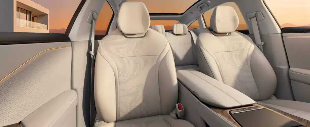 Toyota bZ7 е по-голяма от Model S и по-евтина от Model 3