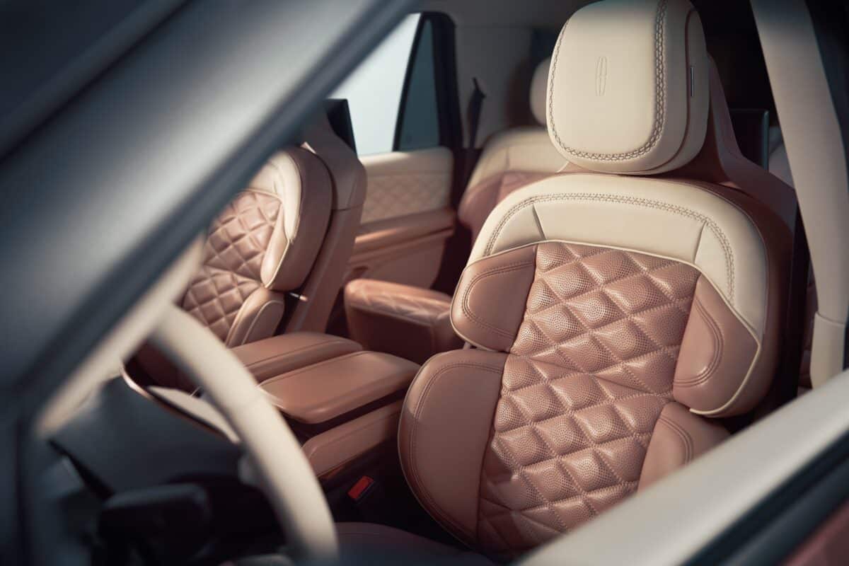 Серена Уилямс получи розов Lincoln Navigator