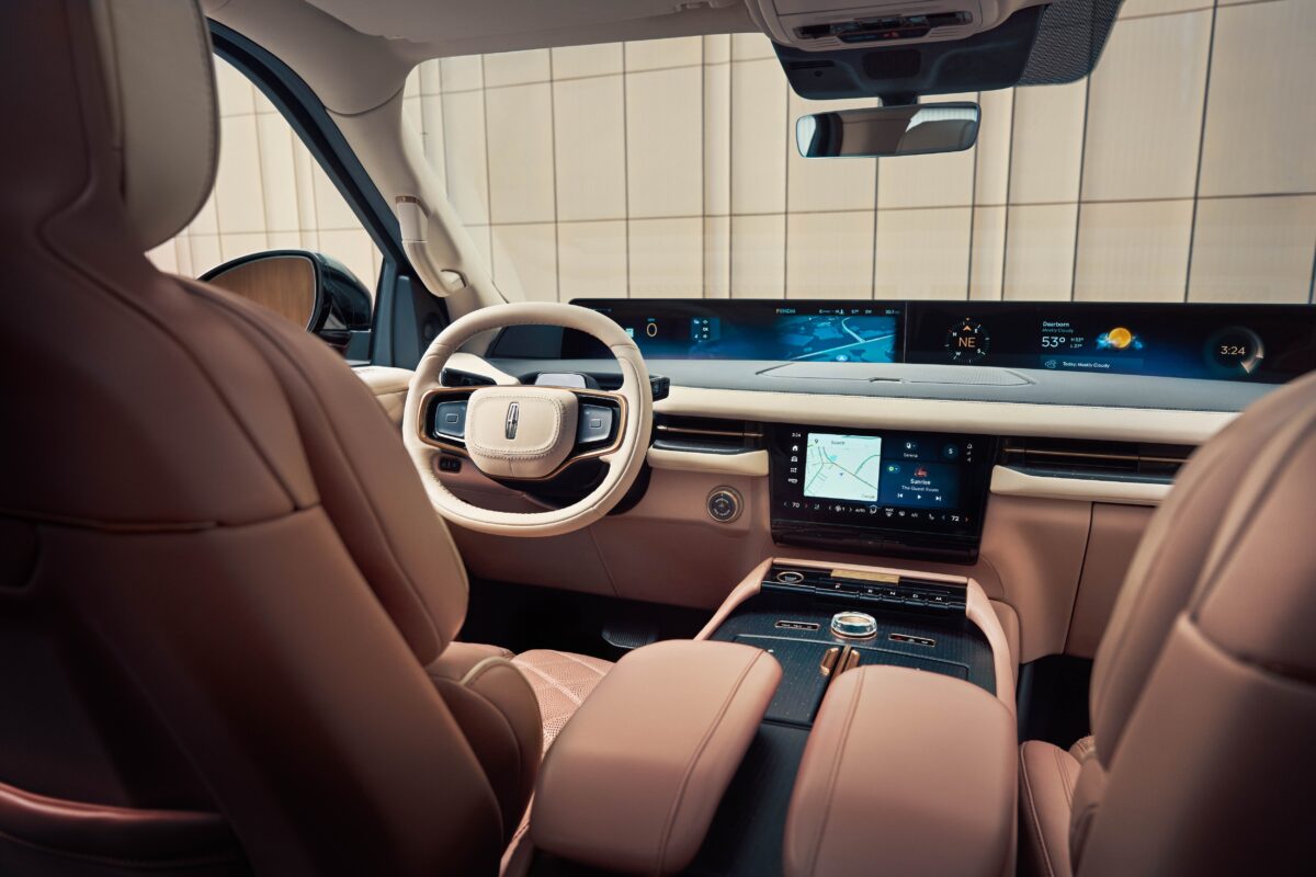 Серена Уилямс получи розов Lincoln Navigator