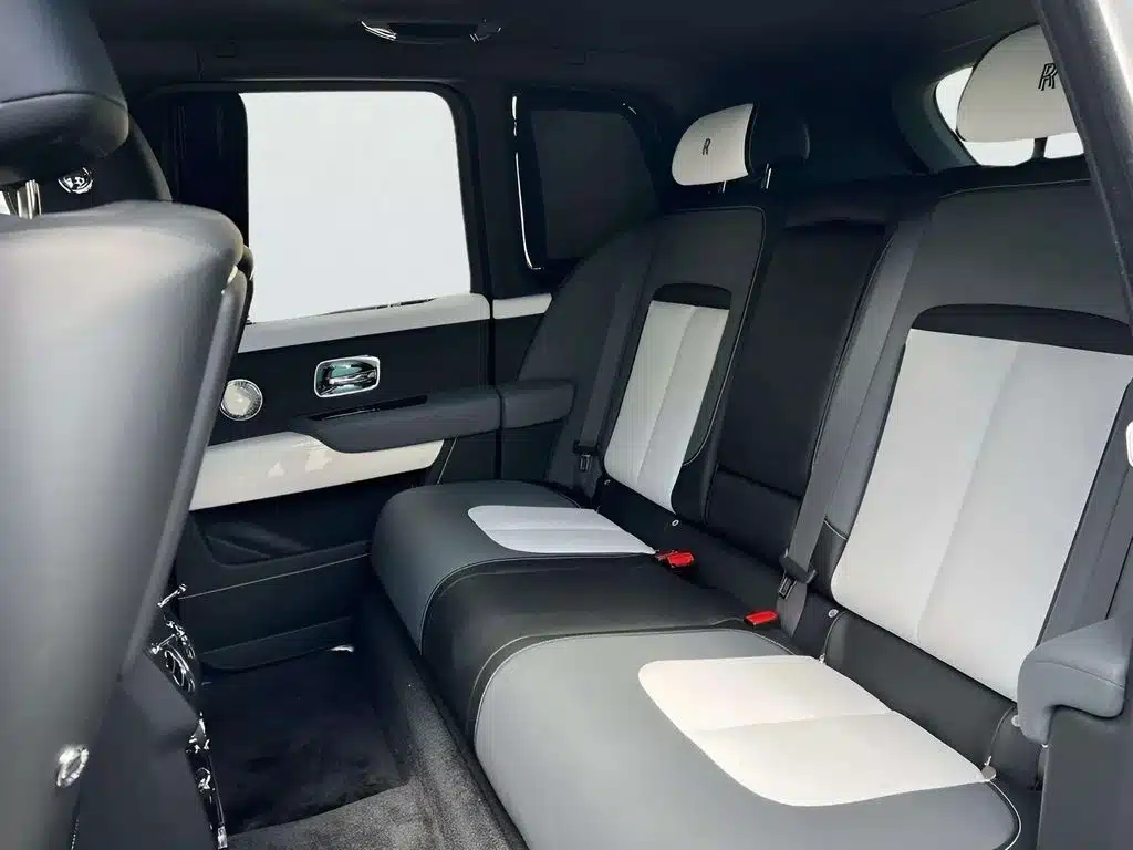 Бронираният Rolls-Royce Cullinan е запазил луксозния си външен вид