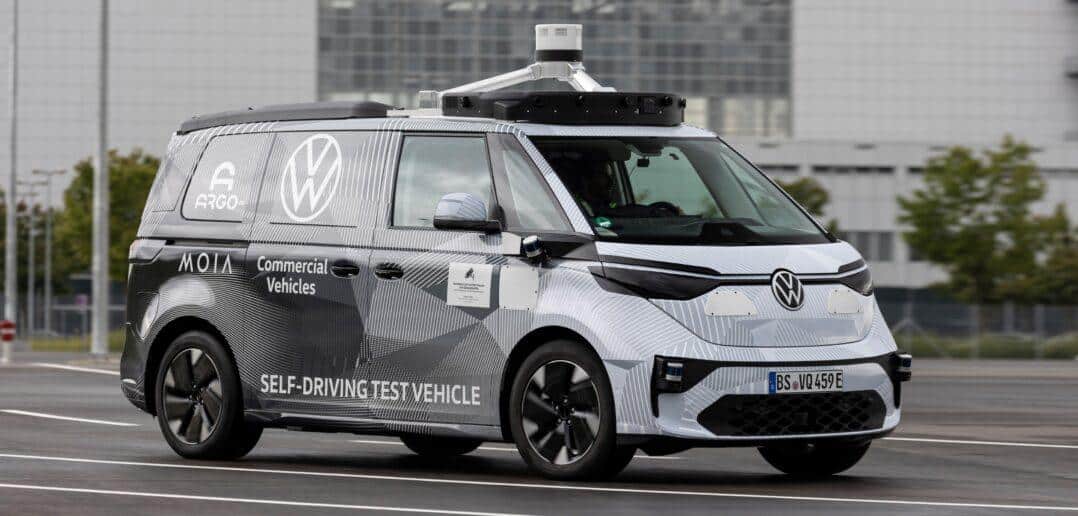 Европа направи голяма крачка: Нидерландия разреши автономното шофиране на Tesla