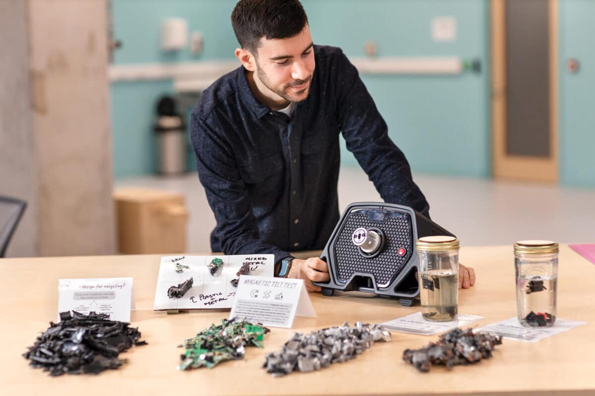 Logitech елиминира близо 170 000 тона въглеродни емисии през финансовата 2025 г., утвърждавайки лидерството си в устойчивия технологичен дизайн