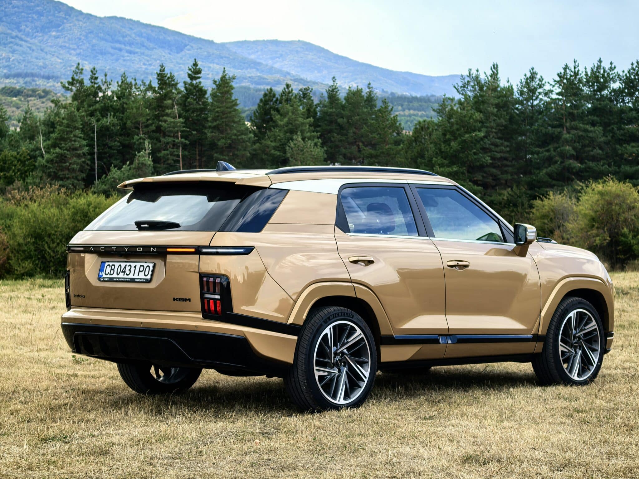 KGM Actyon: корейският SUV, който спира погледите – качваш се и разбираш защо