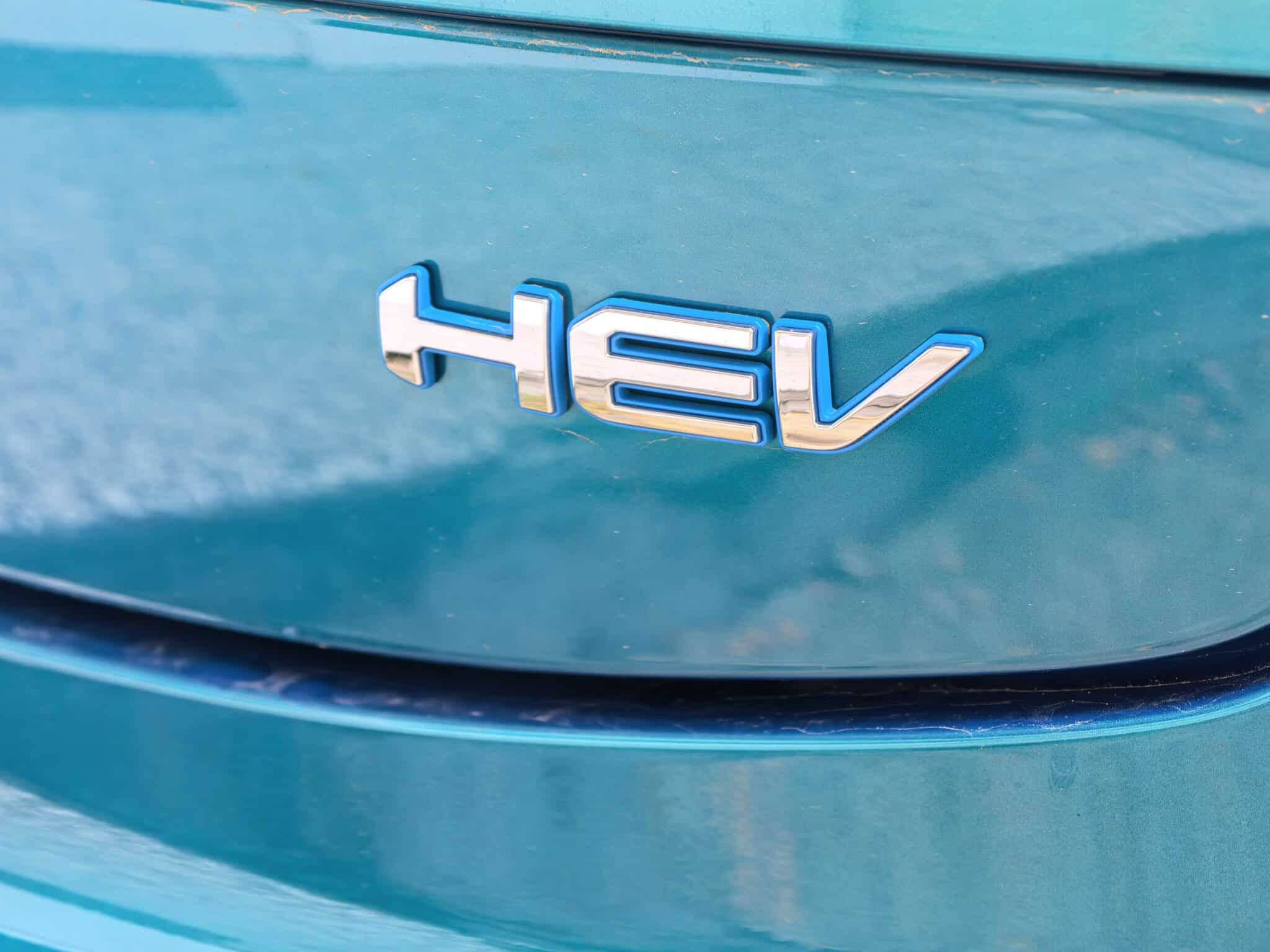 SUV, който изглежда по-скъп, отколкото е: HAVAL Jolion PRO HEV