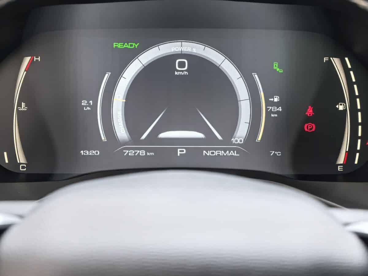 SUV, който изглежда по-скъп, отколкото е: HAVAL Jolion PRO HEV