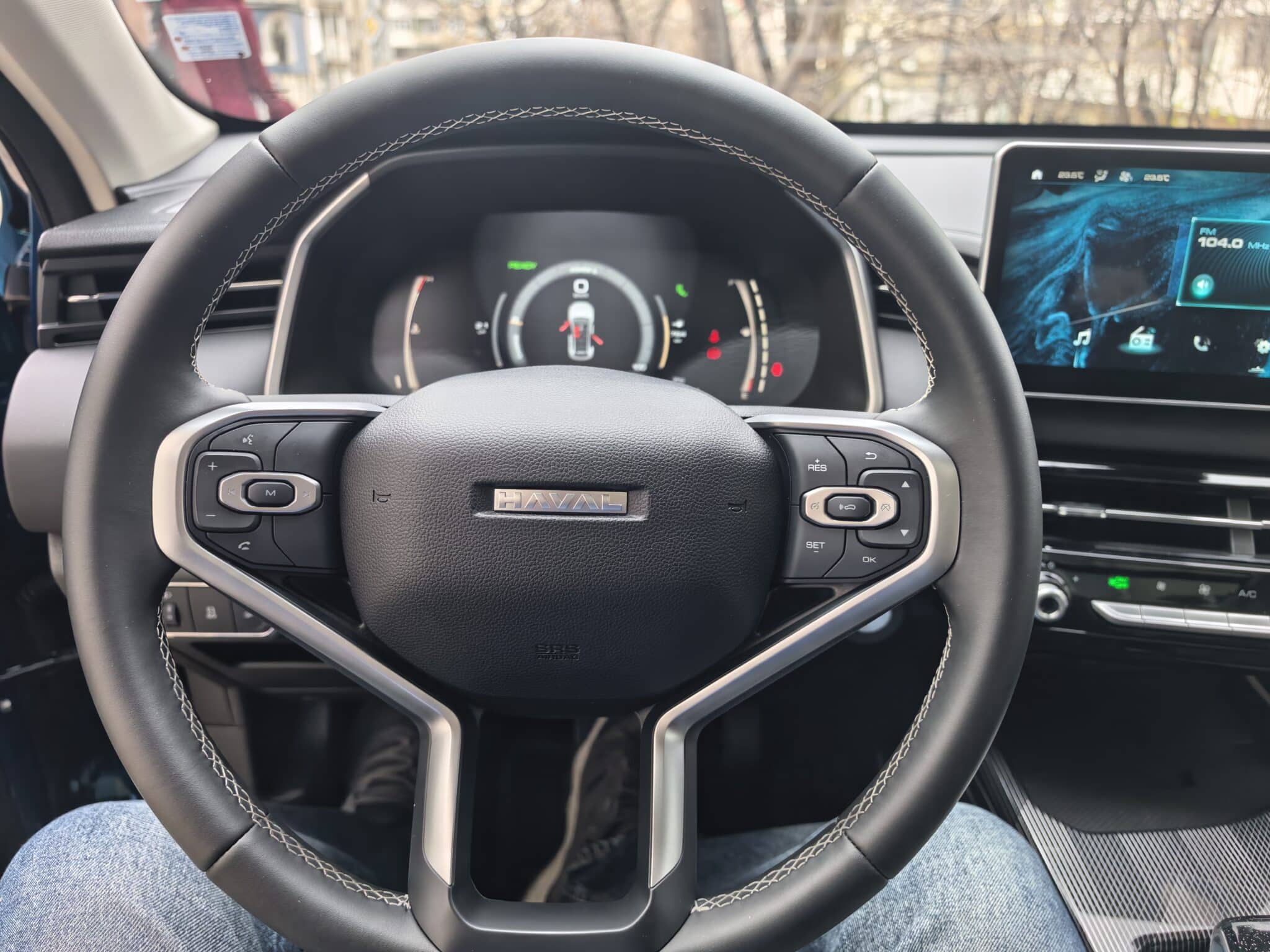 SUV, който изглежда по-скъп, отколкото е: HAVAL Jolion PRO HEV