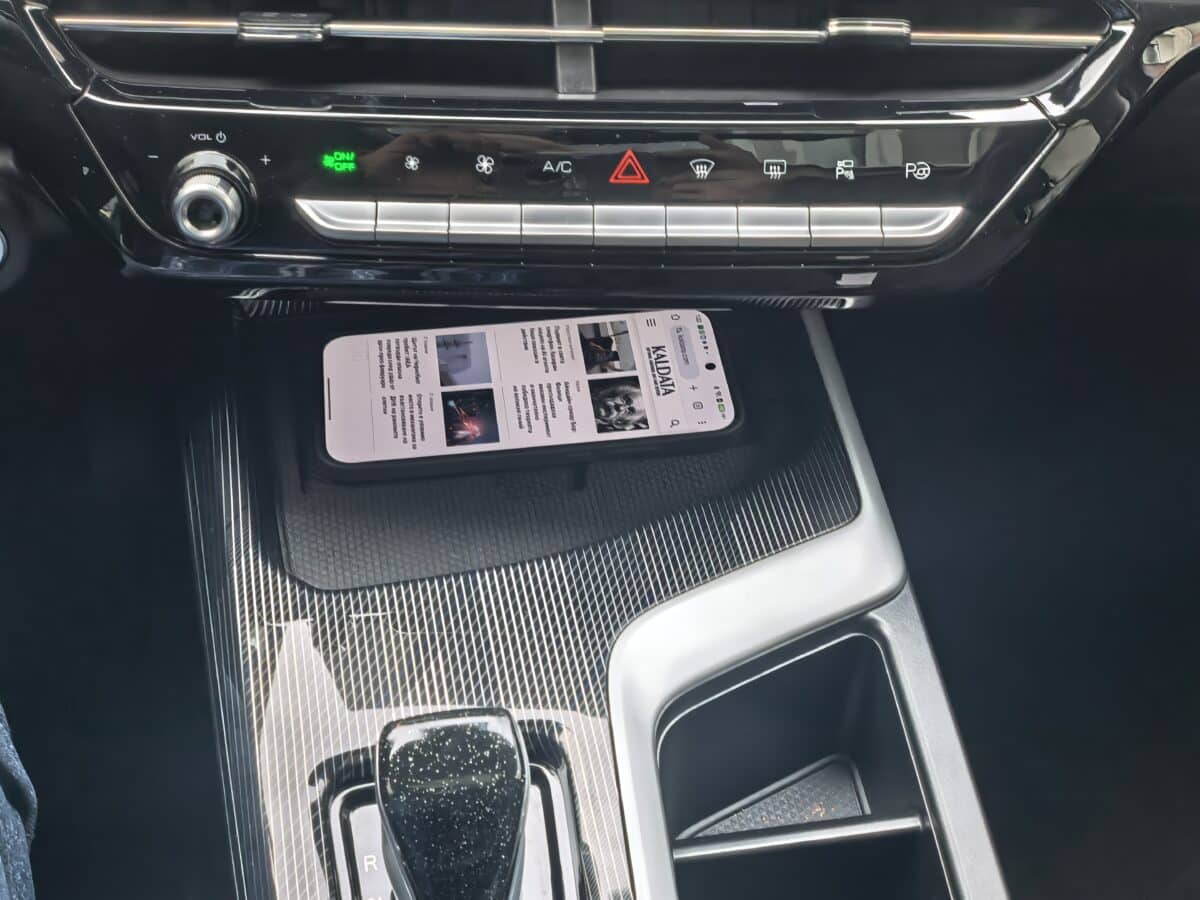 SUV, който изглежда по-скъп, отколкото е: HAVAL Jolion PRO HEV