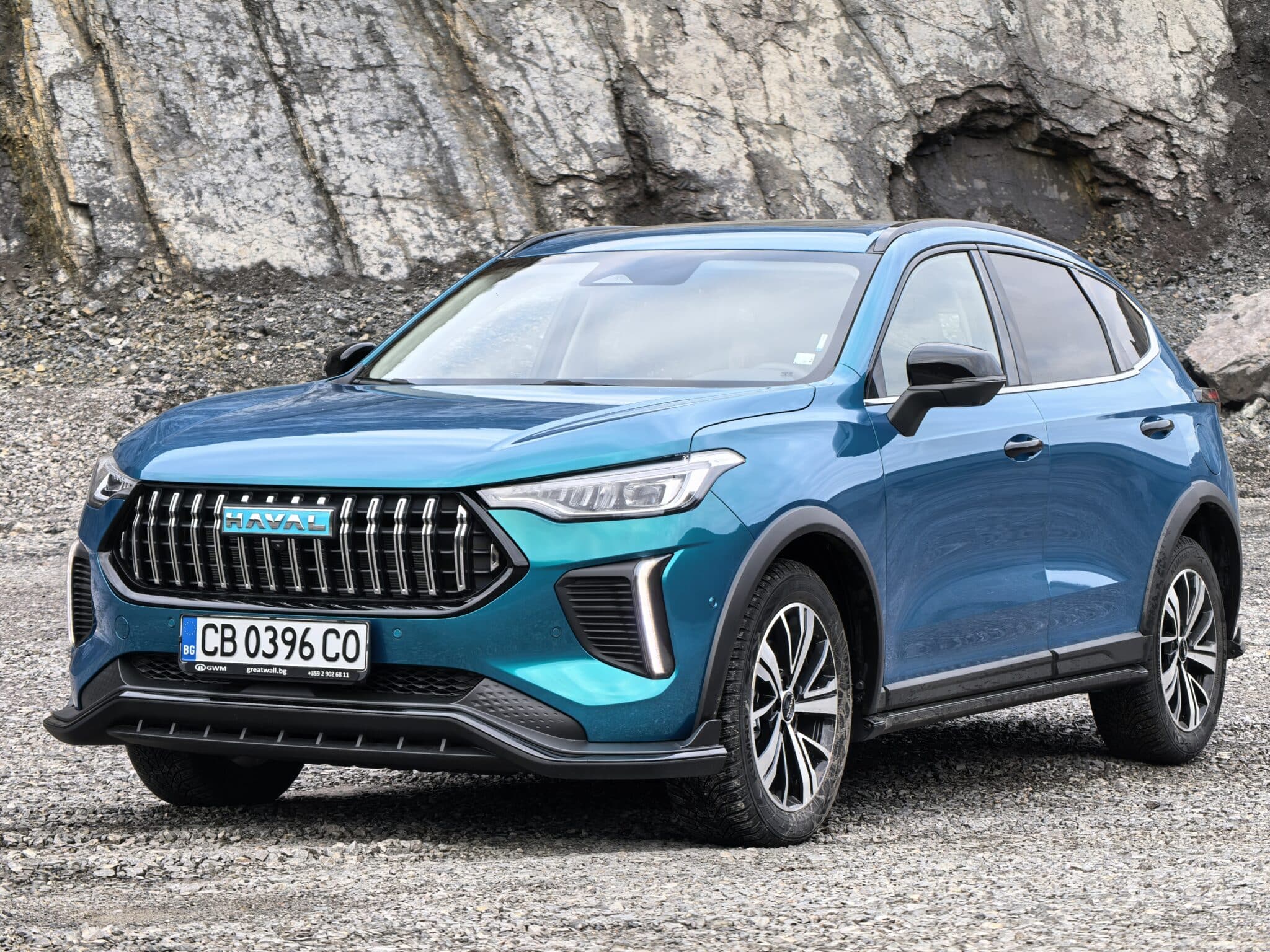 SUV, който изглежда по-скъп, отколкото е: HAVAL Jolion PRO HEV
