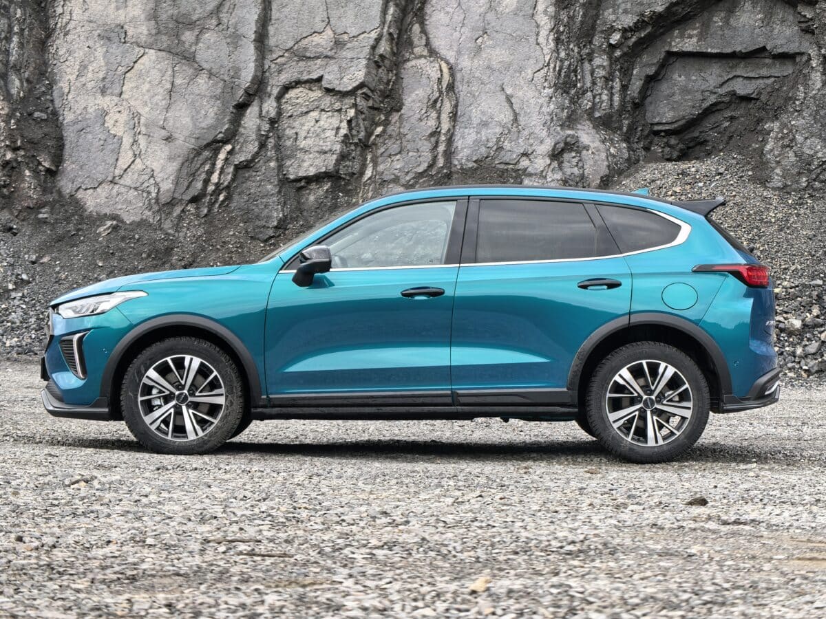 SUV, който изглежда по-скъп, отколкото е: HAVAL Jolion PRO HEV