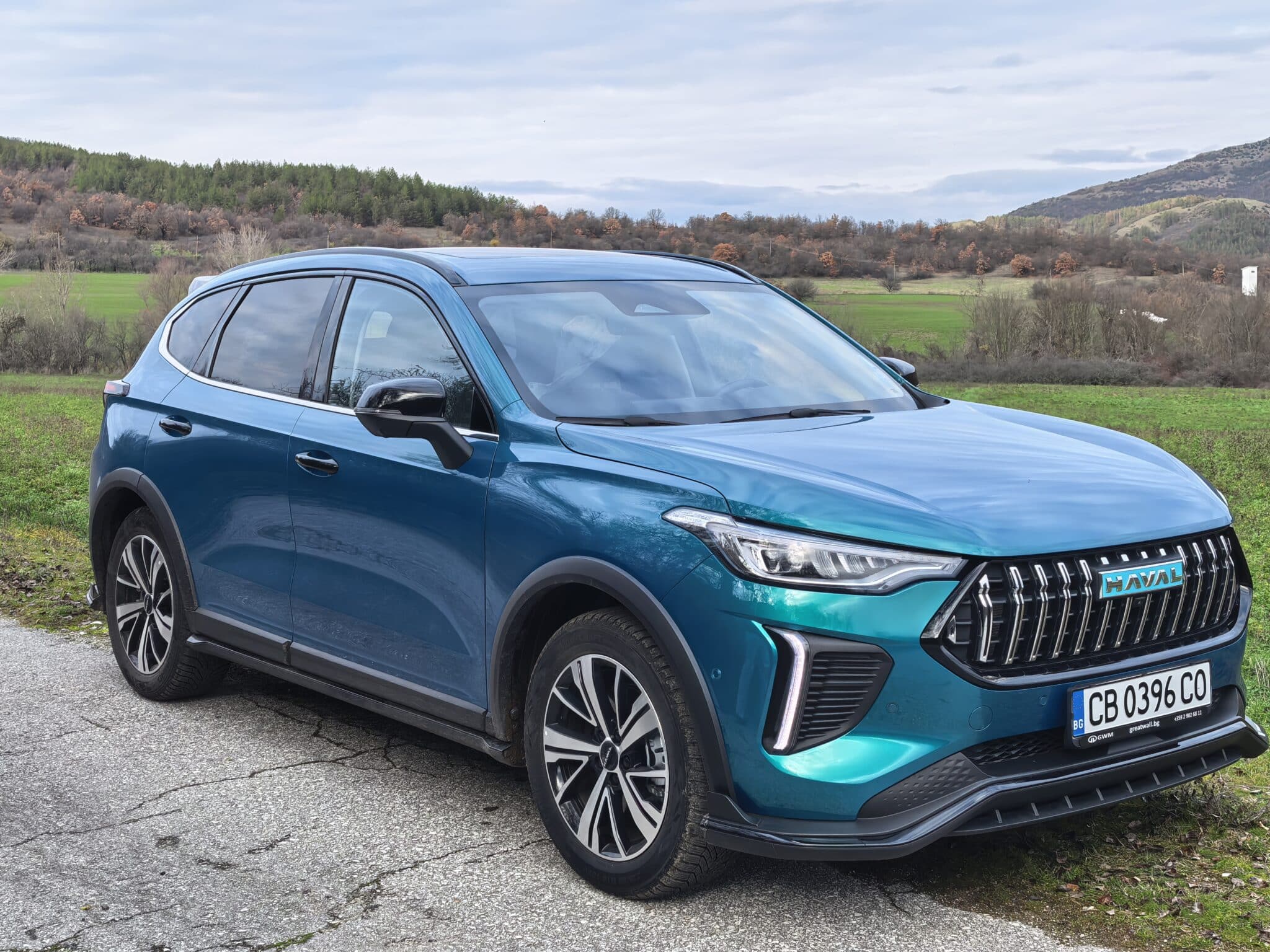 SUV, който изглежда по-скъп, отколкото е: HAVAL Jolion PRO HEV