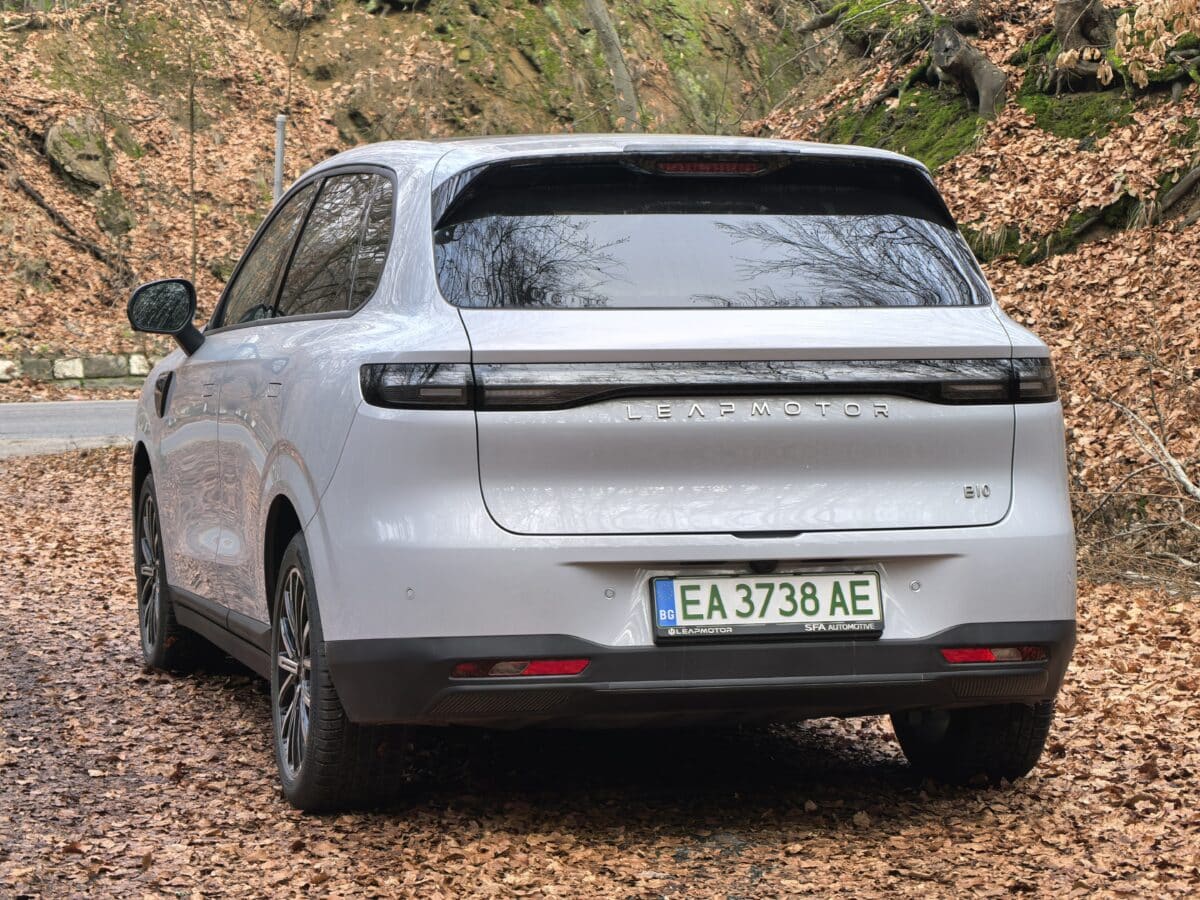 435 км пробег и цена около 30 000 €: Leapmotor B10 изненадва повече, отколкото очаквахме