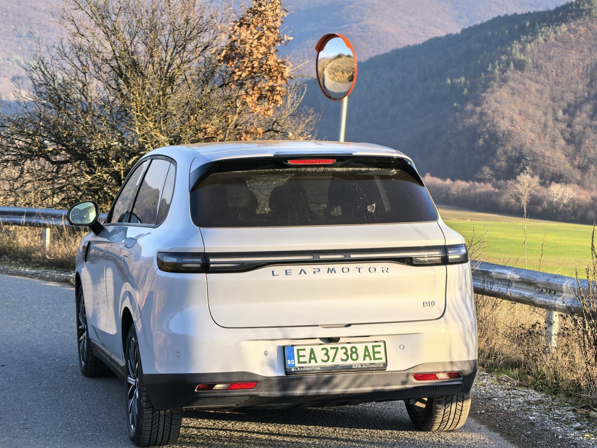 435 км пробег и цена около 30 000 €: Leapmotor B10 изненадва повече, отколкото очаквахме