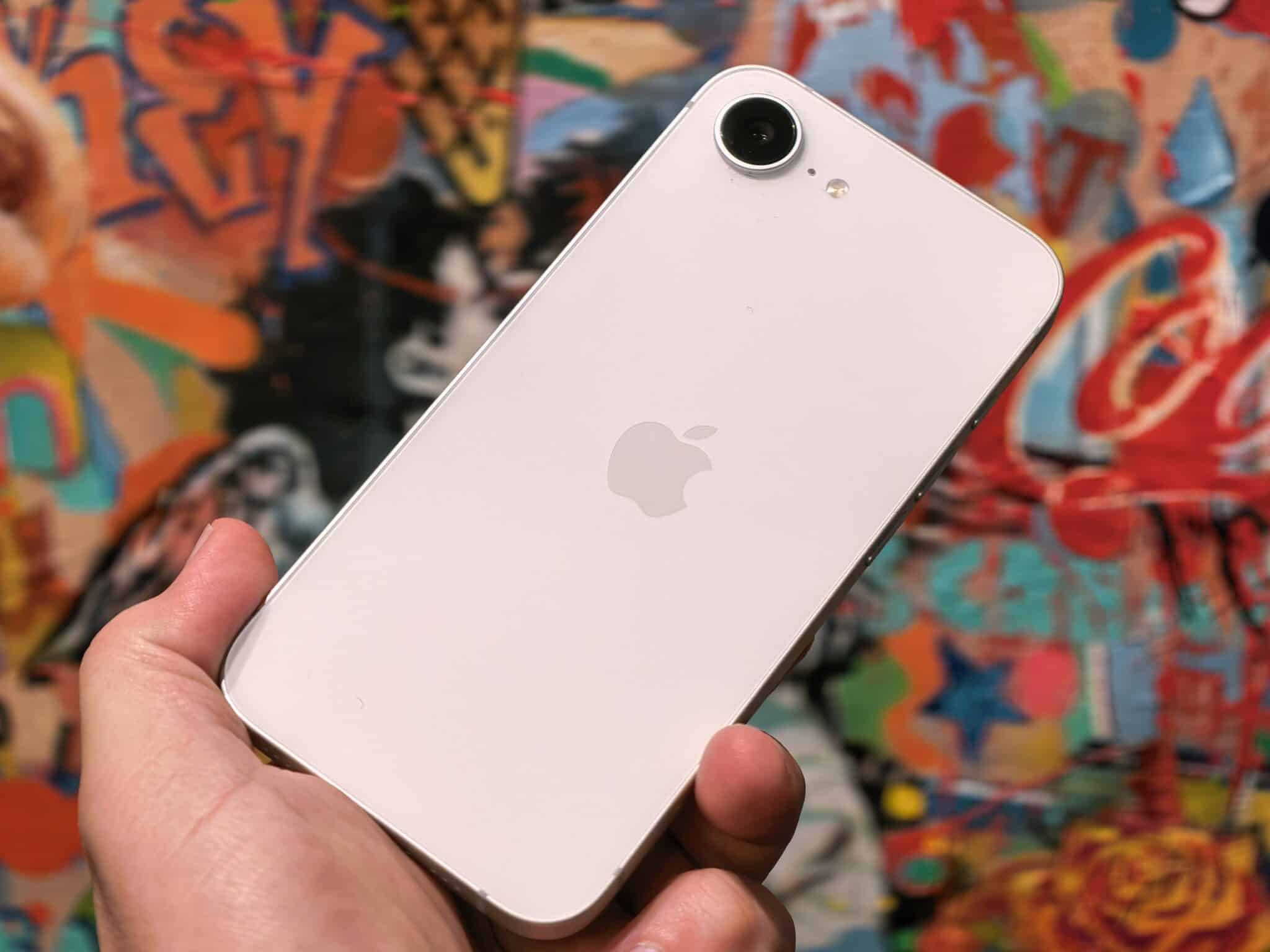 iPhone 17e: Най-евтиният iPhone на Apple… и най-смисленият?