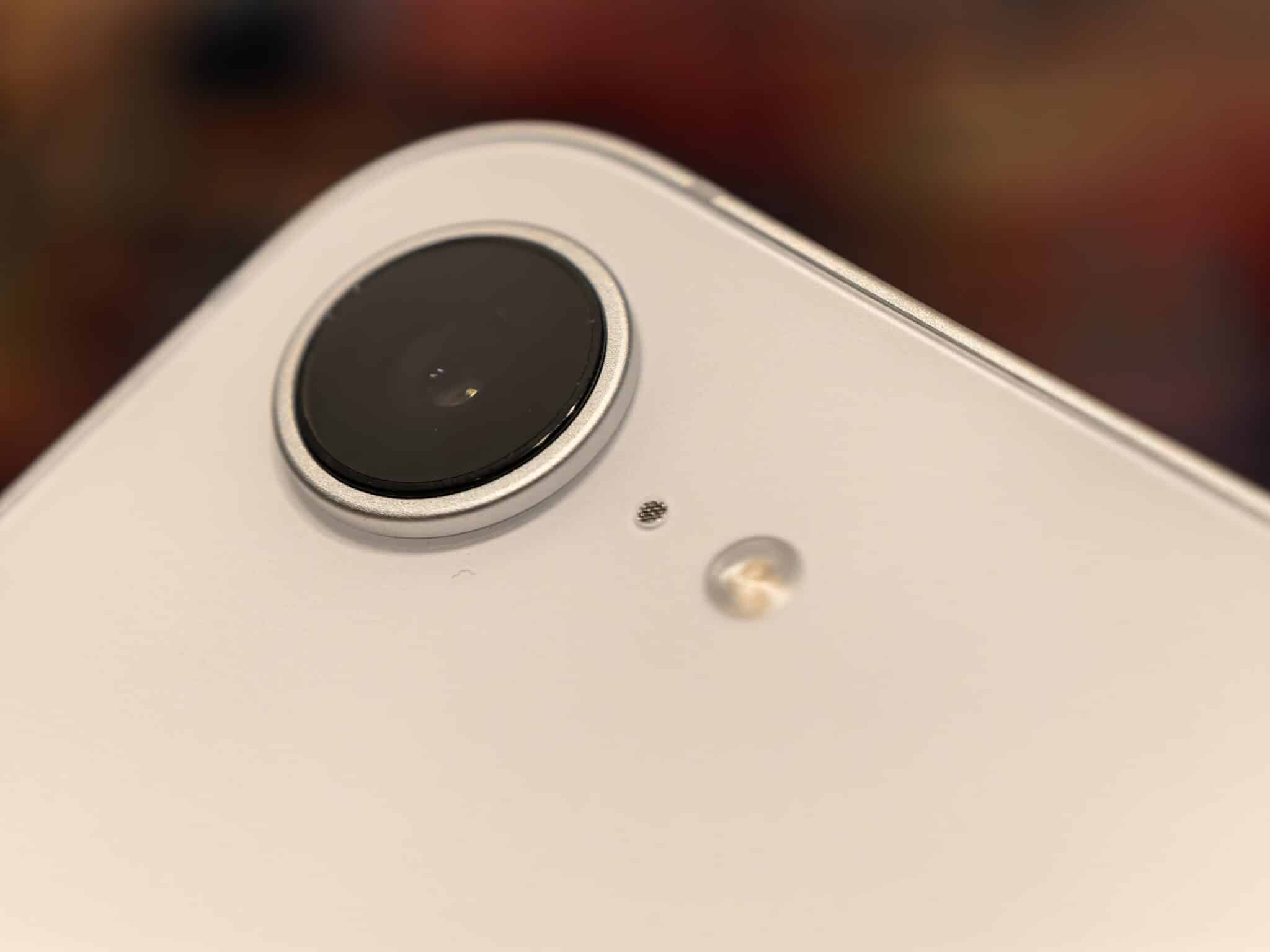 iPhone 17e: Най-евтиният iPhone на Apple… и най-смисленият?