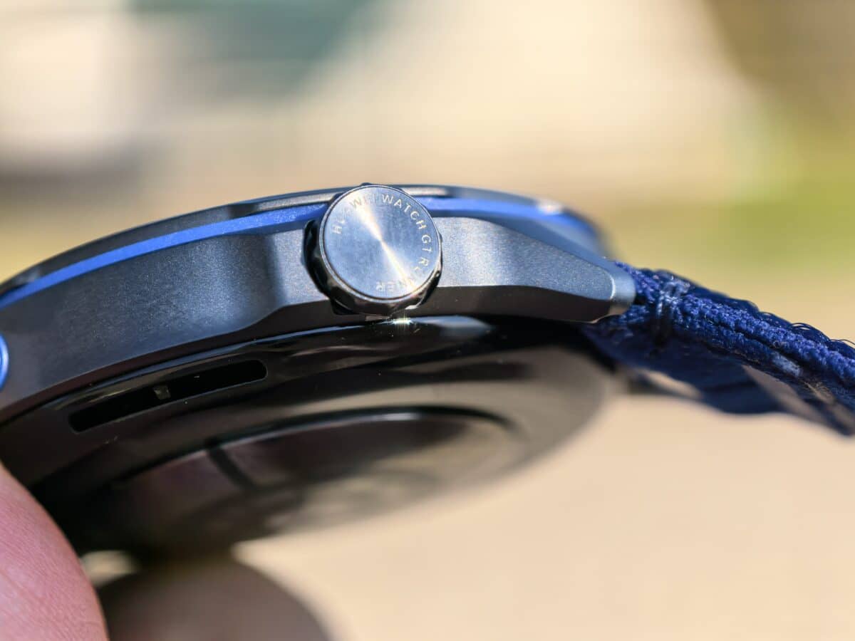 Часовник, който те кара да се движиш повече, отколкото ти се иска: HUAWEI WATCH GT Runner 2