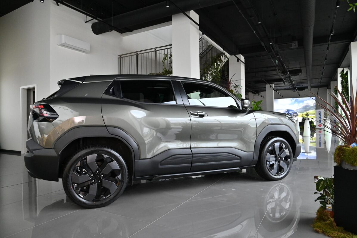 Suzuki влиза в електрическата игра: eVITARA търси баланса между ток и офроуд
