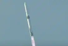 Нов етап в космическата надпревара със SpaceX на Илън Мъск: Blue Origin на Джеф Безос за първи път изстреля повторно ракетата New Glenn