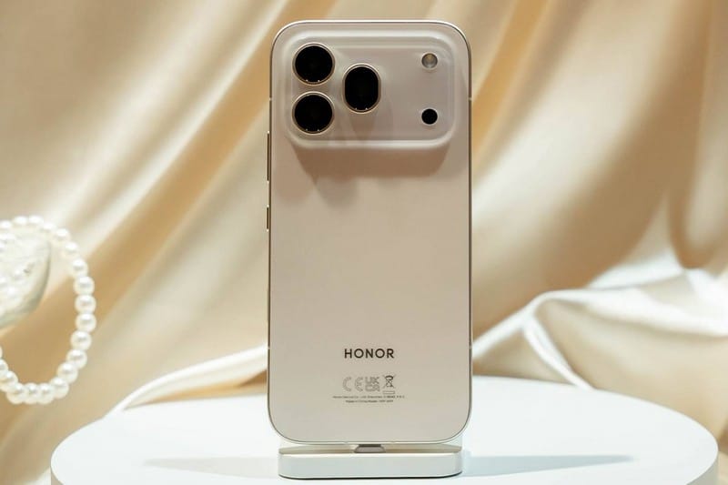 Honor 600 и 600 Pro са тук с изключително тънки рамки, мощни процесори Snapdragon, 7000 mAh батерии и 200MP камери