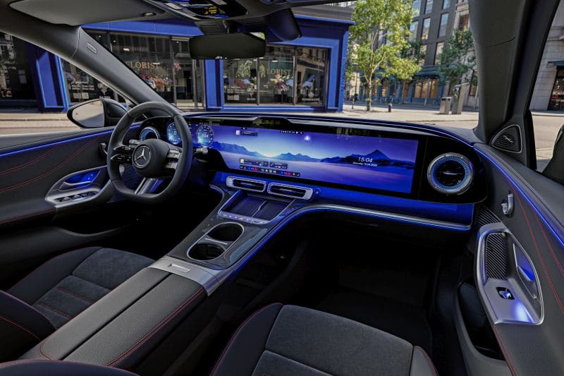 Mercedes представи изцяло електрическата C-класа с пробег до 762 километра