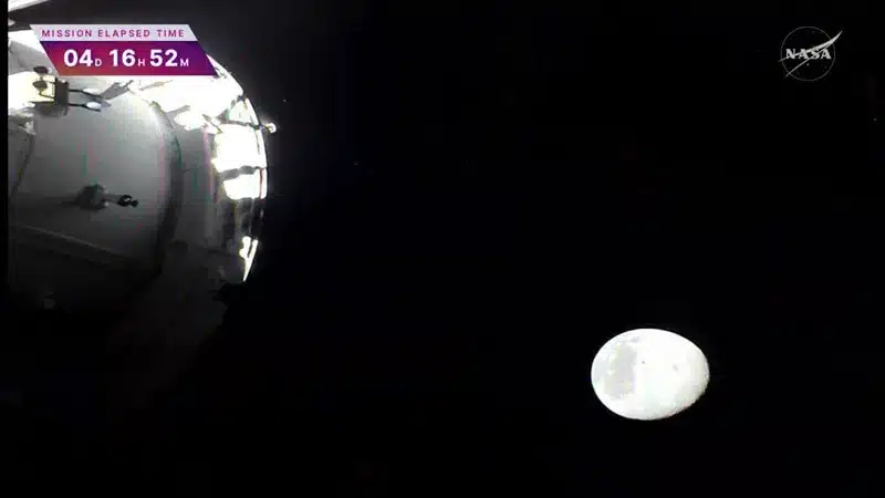 „Artemis II“ завърши успешно 7-часовия исторически полет около Луната и вече пътува към Земята