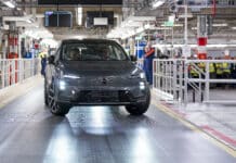 Volvo стартира производството на EX60: електрически SUV с до 810 км пробег, който може да обърне пазара