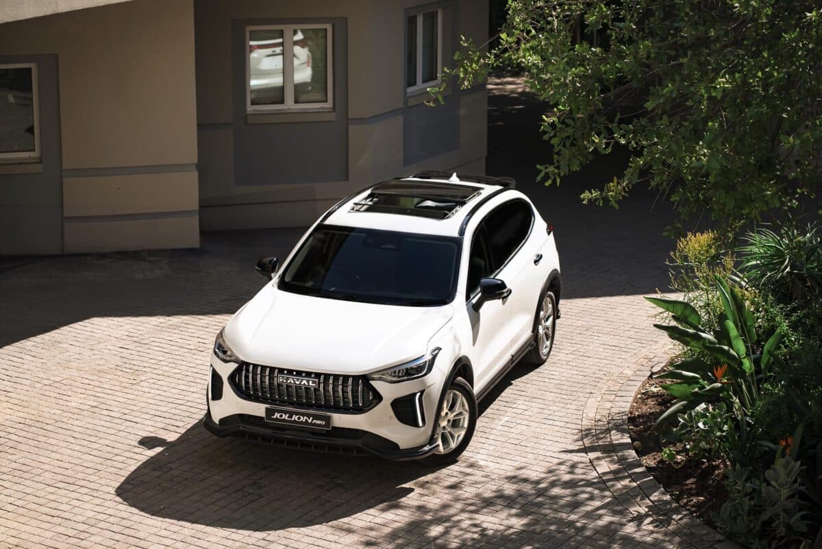 SUV, който изглежда по-скъп, отколкото е: HAVAL Jolion PRO HEV